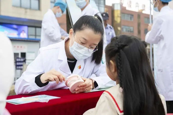 全國(guó)愛(ài)牙日，兒童口腔健康有“氟”同享